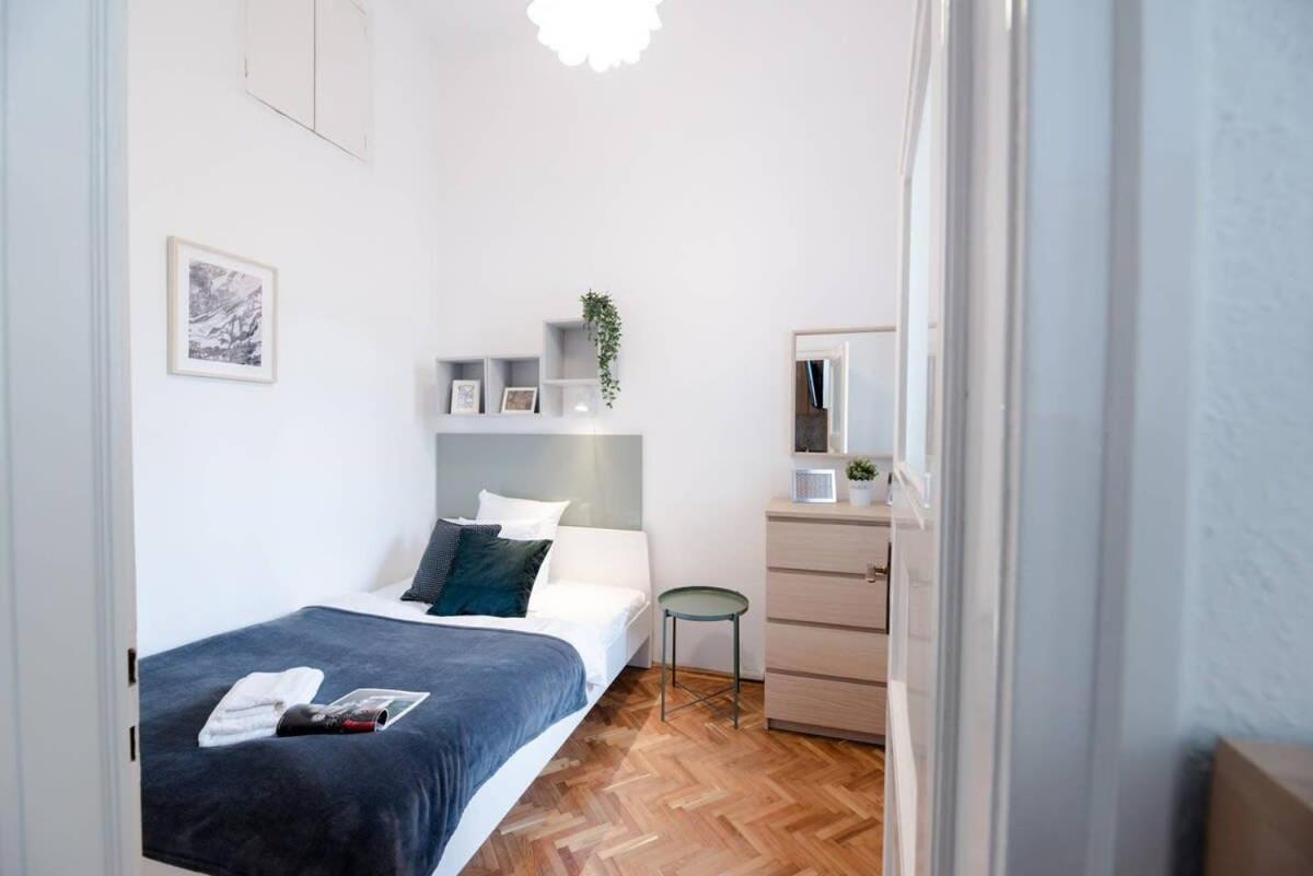 Appartamento Excellent Location Lovely With Ac Budapest
