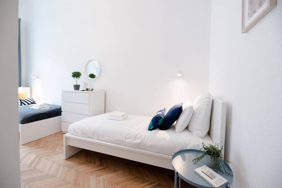 Excellent Location Lovely With Ac Appartamento